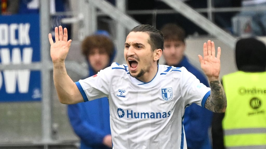 Baris Atik vom 1. FC Magdeburg wird wegen einer Sperre gegen den SV Darmstadt fehlen.
