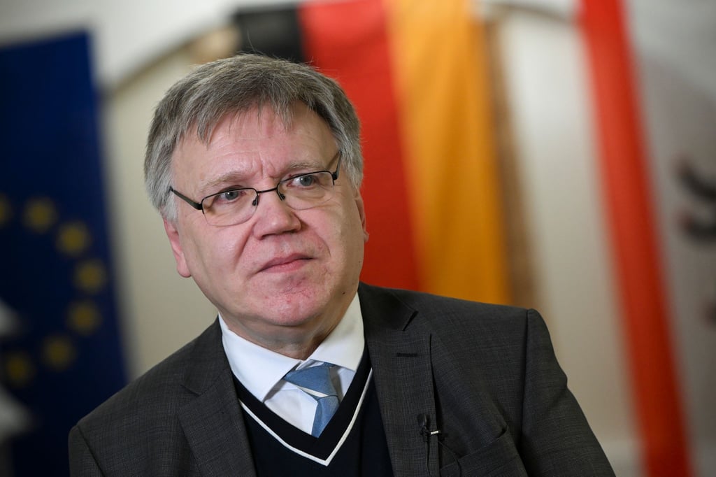 Landeswahlleiter Stephan Bröchler sieht die Überprüfung von Wahlergebnissen als ganz normalen Vorgang. (Archivbild)
