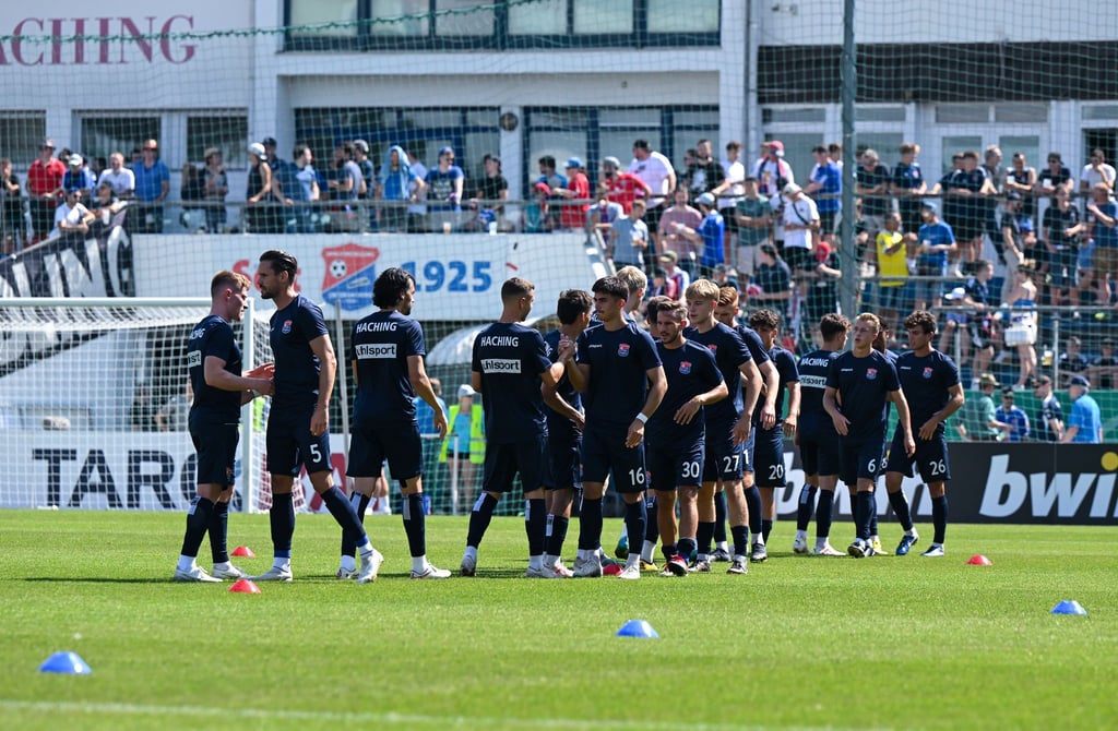 Der Sportpark Unterhaching ist gesperrt. Deshalb fällt das Spiel von Hansa Rostock bei der SpVgg Unterhaching aus.