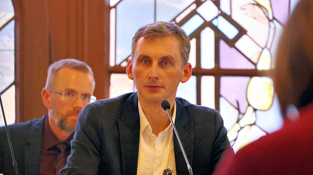 Halles Stadtratsvorsitzender Jan Riedel (CDU) blickt mit Spannung, aber auch mit etwas Sorge auf die künftige Zusammenarbeit mit dem neuen Oberbürgermeister Alexander Vogt.&nbsp;