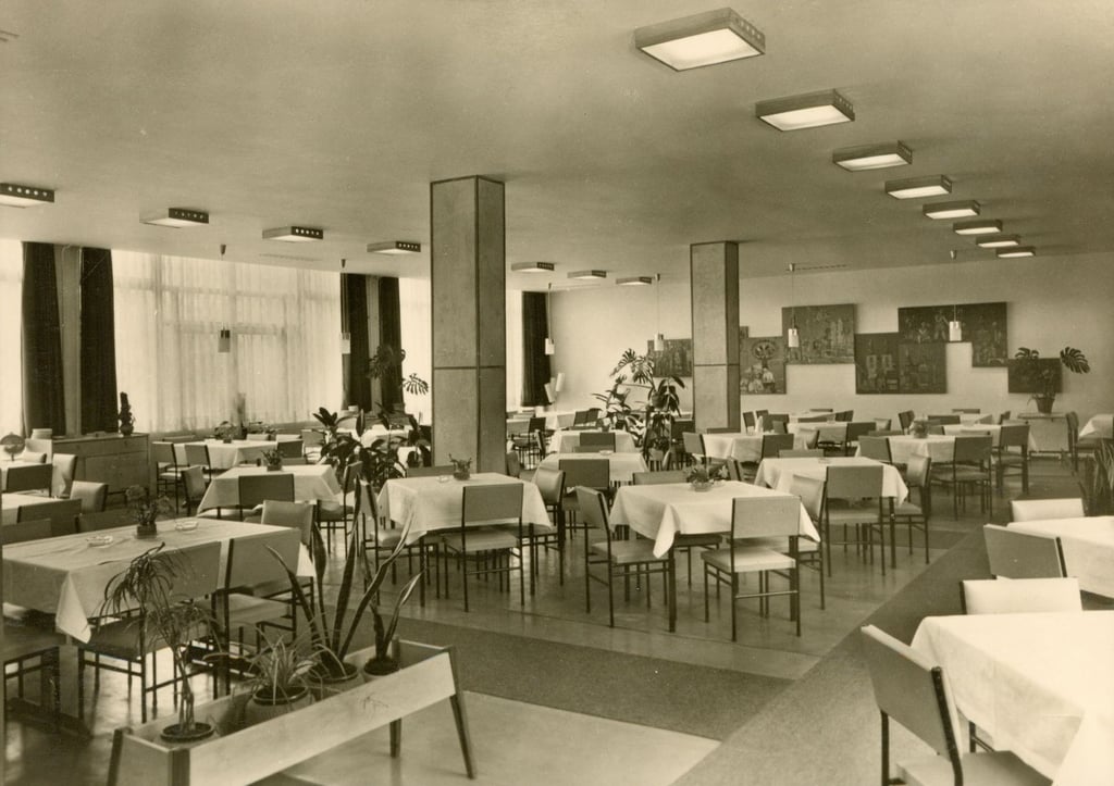 Das Restaurant des Osterburger Kreiskulturhauses aus der Sammlung des Kreismuseums.