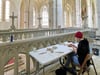 Für ihre Arbeit in der Klosterkirche haben sich die Studenten einen Arbeitsplatz auf der  Nordempore eingerichtet. 