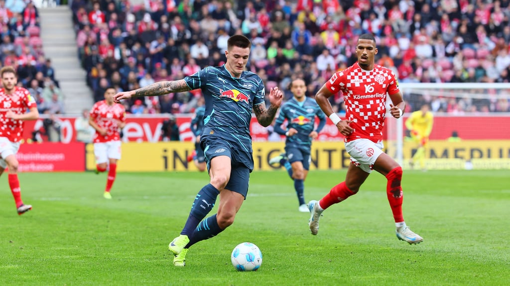 Benjamin Sesko im Hinspiel gegen Mainz 05.