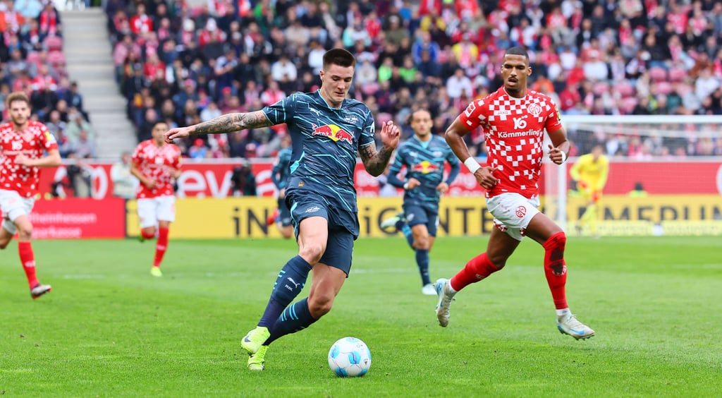 Benjamin Sesko im Hinspiel gegen Mainz 05.