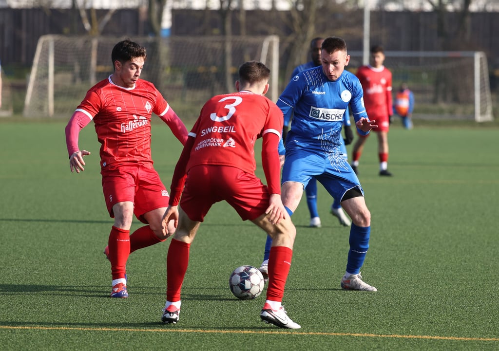 Oleksandr Fedchenko durfte sich in Testspielen wie gegen Einheit Wernigerode beweisen. Seinen Coach Dirk Hannemann hat er überzeugt.