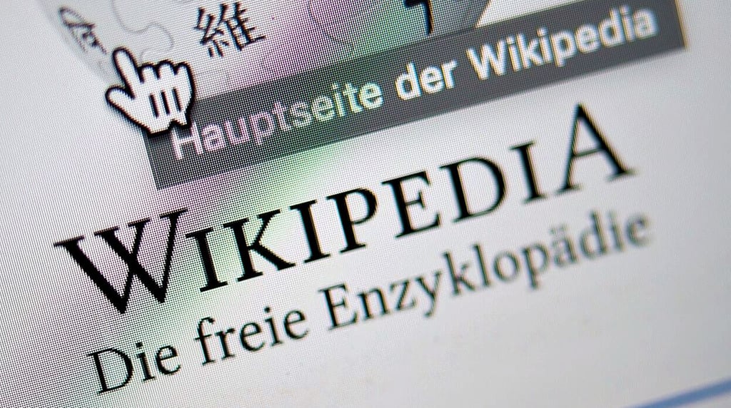 Wikipedia ist ein freies Online-Lexikon.