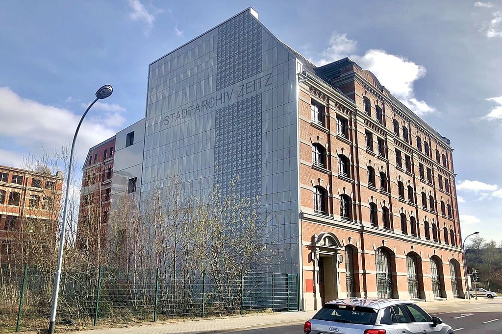 Hier, im ehemaligen Zekiwa-Gebäude in Zeitz, hat das Stadtarchiv sein neues Zuhause. Geöffnet ist aber wegen Baumängeln noch nicht.