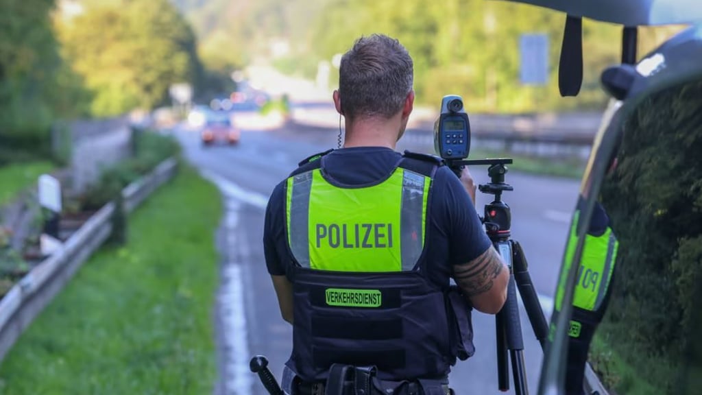 In Kroppenstedt ist der Polizei ein Raser ins Netz gegangen.