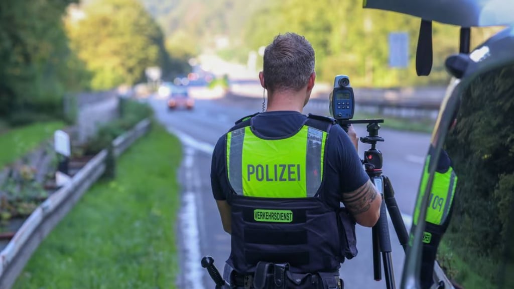 In Kroppenstedt ist der Polizei ein Raser ins Netz gegangen.