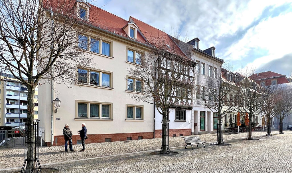 Mally Schwab hat früher am Markt in Bernburg gewohnt.