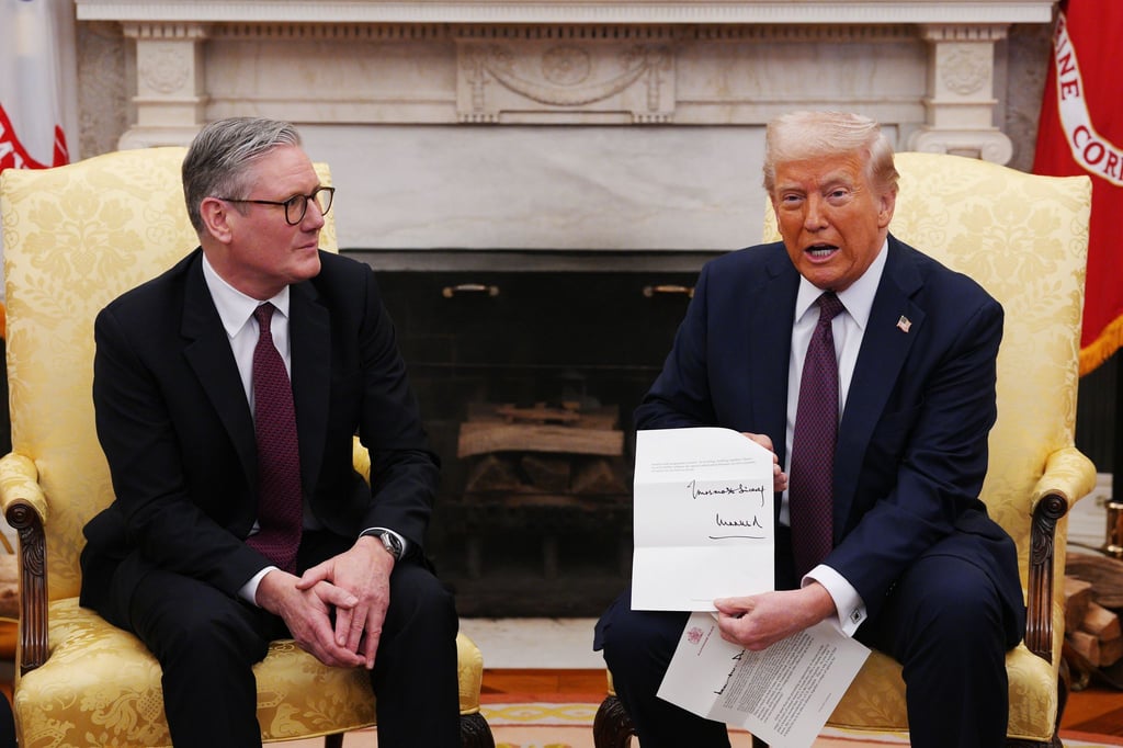 Der britische Premierminister Keir Starmer überreichte US-Präsident Donald Trump eine Einladung von König Charles zum Staatsbesuch im Vereinigten Königreich. (Archivfoto)