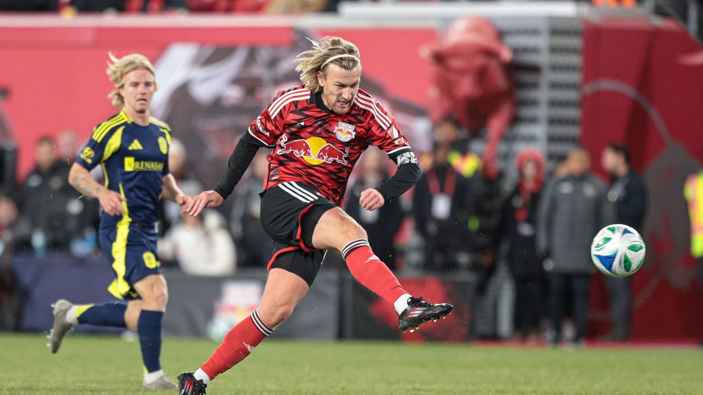 Emil Forsberg zieht beim Spiel gegen Nashville ab.