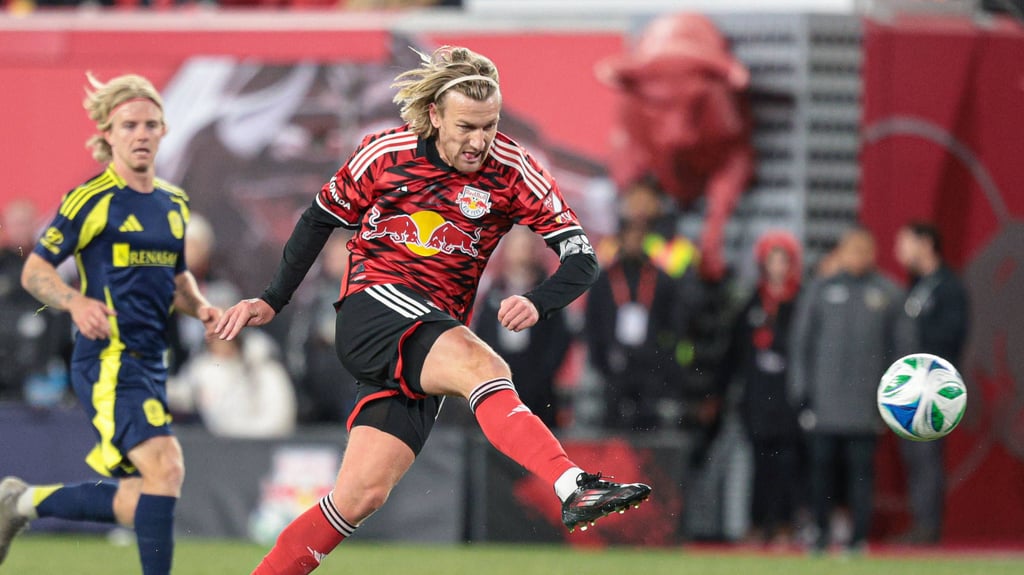 Emil Forsberg zieht beim Spiel gegen Nashville ab.