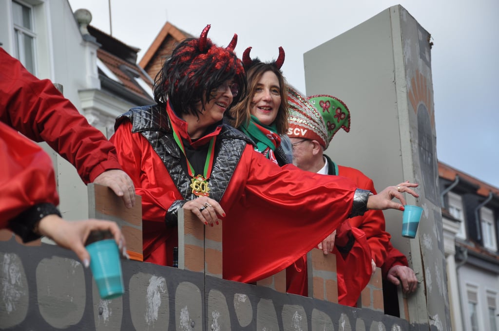 Schnappschuss vom Karnevalsumzug in Osterburg (Landkreis Stendal) am Sonnabend, 1. März 2025.