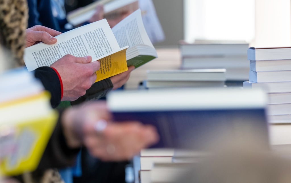 Bei der Analyse des Buchmarkts soll KI helfen. (Archivbild)
