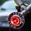 Bei einer Verkehrskontrolle in Großalsleben wurde ein Autofahrer von der Polizei angehalten, der mit gleich Anzeigen rechnen muss.