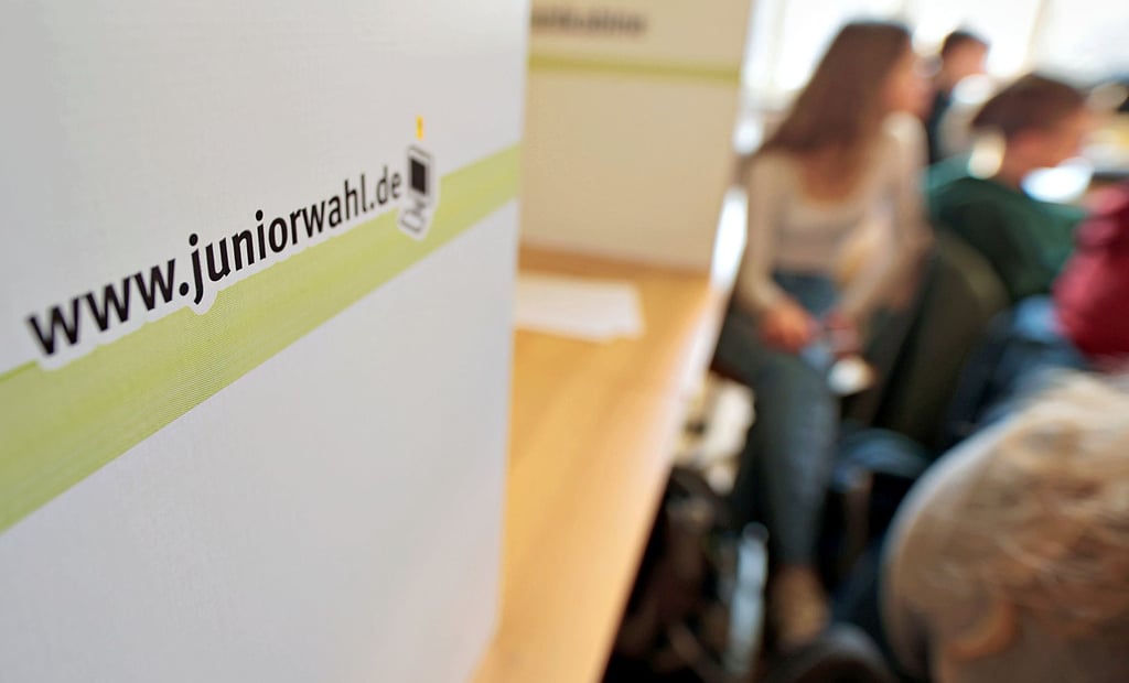 Auch Jugendliche in Schönebeck haben an der Junior- und an der U18-Wahl teilgenommen. Was ein Schritt zur aktiven politischen Teilhabe sein soll, führt zu mitunter erstaunlichen Ergebnissen.