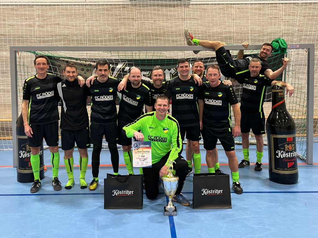 Die Mannschaft vom SV Braunsbedra freute sich über den erneuten Turniersieg beim Köstritzer-Cup in Frankleben.