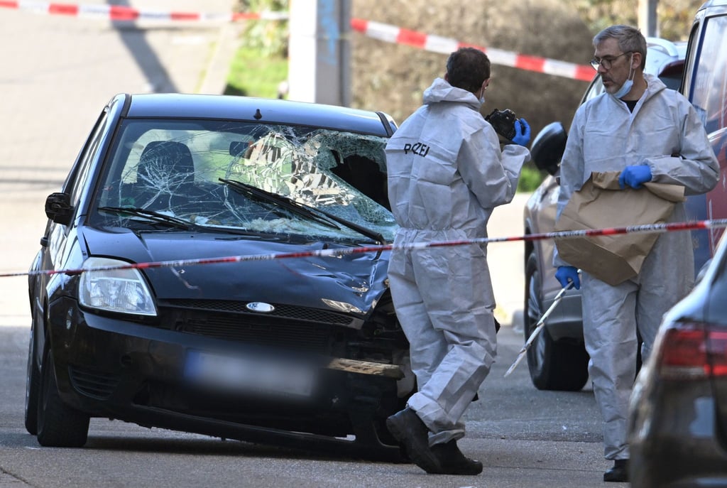 Mit diesem Fahrzeug soll ein Mann in eine Menschenmenge in Mannheim gefahren sein.