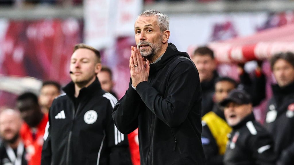 Da hilft nur noch Beten? Marco Rose durchlebt gerade die schwierigste Phase seiner Trainer-Laufbahn.