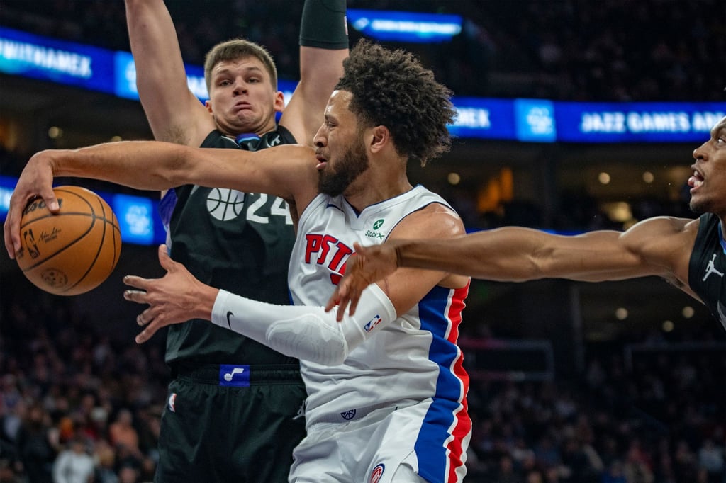 Cade Cunningham (M) war beim Sieg der Pistons der dominante Spieler auf dem Platz.