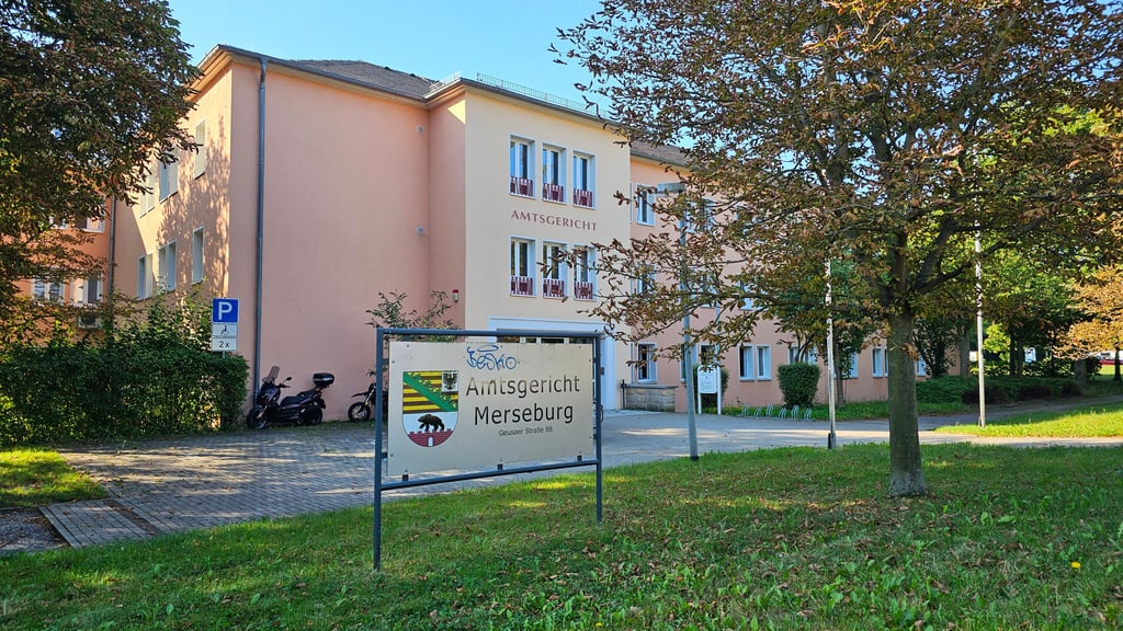 Der Angeklagte stand wegen gefährlicher Körperverletzung vor dem Amtsgericht Merseburg.