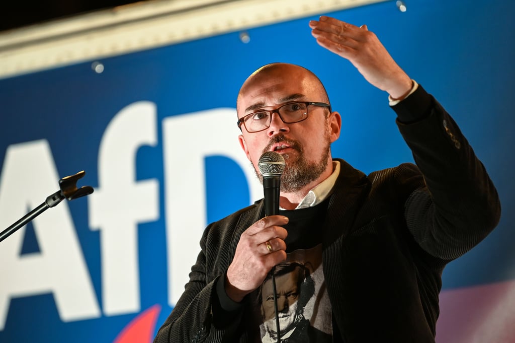 AfD-Fraktionschef Hans-Thomas Tillschneider klagte über angebliches undemokratisches Verhalten im Kreistag.
