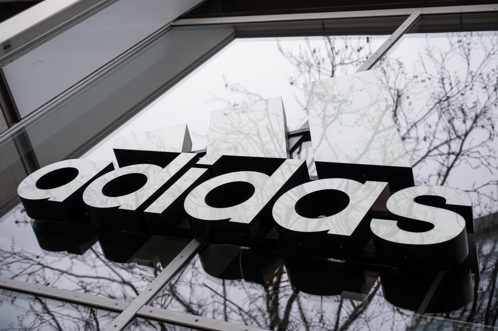 Der weltweit zweitgrößte Sportartikelhersteller Adidas ist zurück auf Wachstumskurs. (Archivbild)