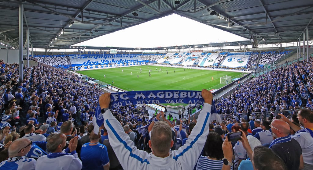 Zum Fußballspiel FCM gegen HSV rechnet die Polizei in Magdeburg mit Stau.