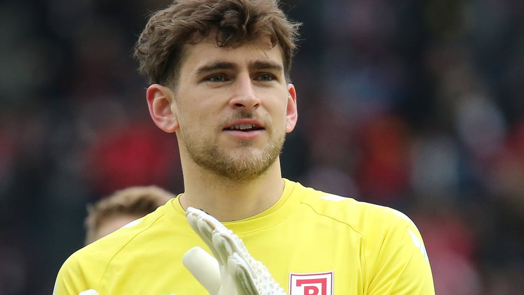 Ex-FCM-Spieler und heutiger Torwart von Jahn Regensburg, Julian Pollersbeck.