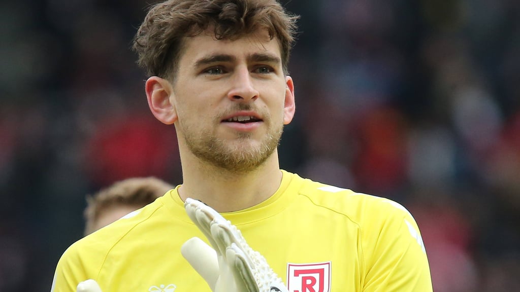 Ex-FCM-Spieler und heutiger Torwart von Jahn Regensburg, Julian Pollersbeck.