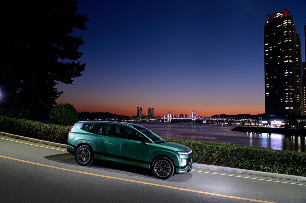 Hat Platz genug: Auf Wunsch montiert Hyundai in der zweiten Reihe sogenannte Captain Chairs mit Liegeposition, elektrischer Beinauflage und Massagefunktion.