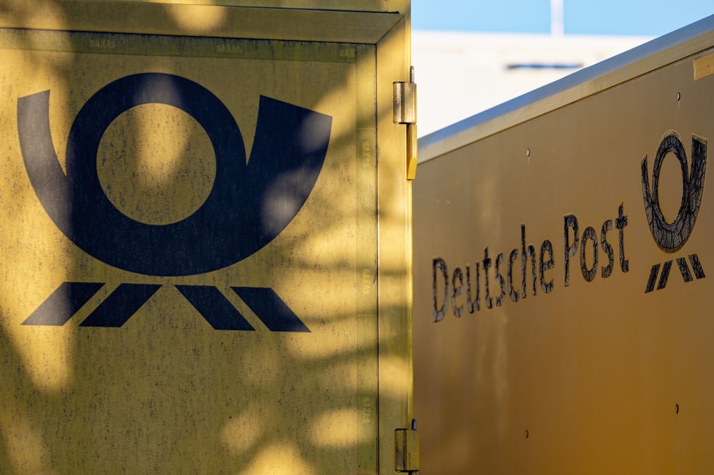 Von dem Stellenabbau ist der Brief- und Paketbereich von DHL in Deutschland betroffen.