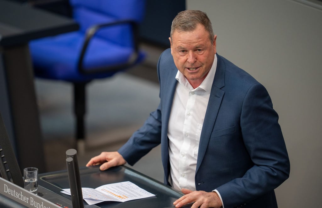 Der Brandenburger Linke-Bundestagsabgeordnete Christian Görke kritisiert die Überlegung, den Pensionsfonds für ehemalige Beamte zur Deckung von Lücken zu verwenden (Archivbild).
