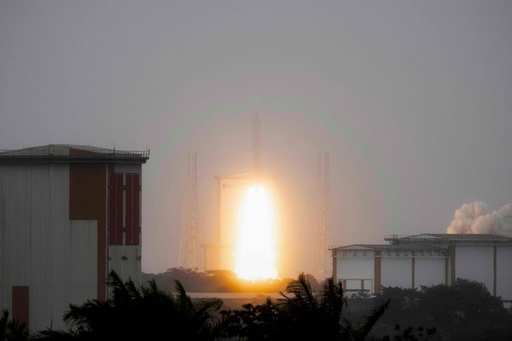 Die Trägerrakete Ariane 6 ist erstmals für einen kommerziellen Flug erfolgreich ins All gestartet. An Bord hat sie einen Satelliten der französischen Luftwaffe.