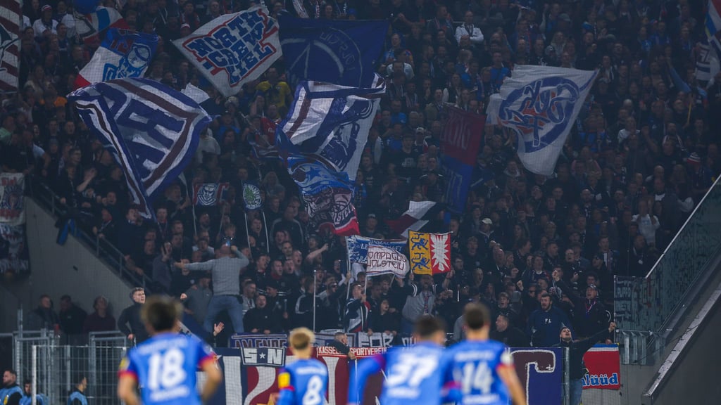 Die Fans von Holstein Kiel wollen nicht zu RB.