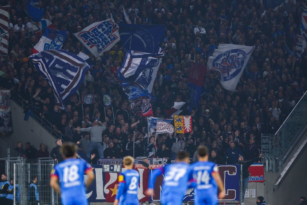 Die Fans von Holstein Kiel wollen nicht zu RB.