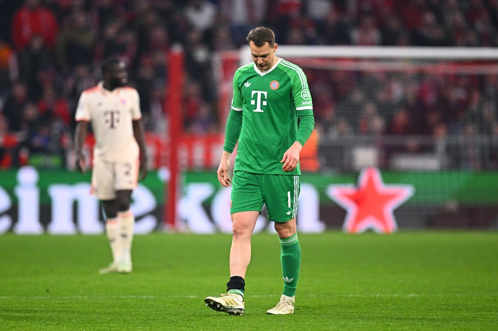 Zu ungestüm gejubelt: Manuel Neuer (vorn) fehlt dem FC Bayern verletzt.