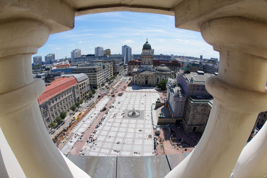 Bald wieder frei zum Flanieren: Der Gendarmenmarkt. (Archivbild)