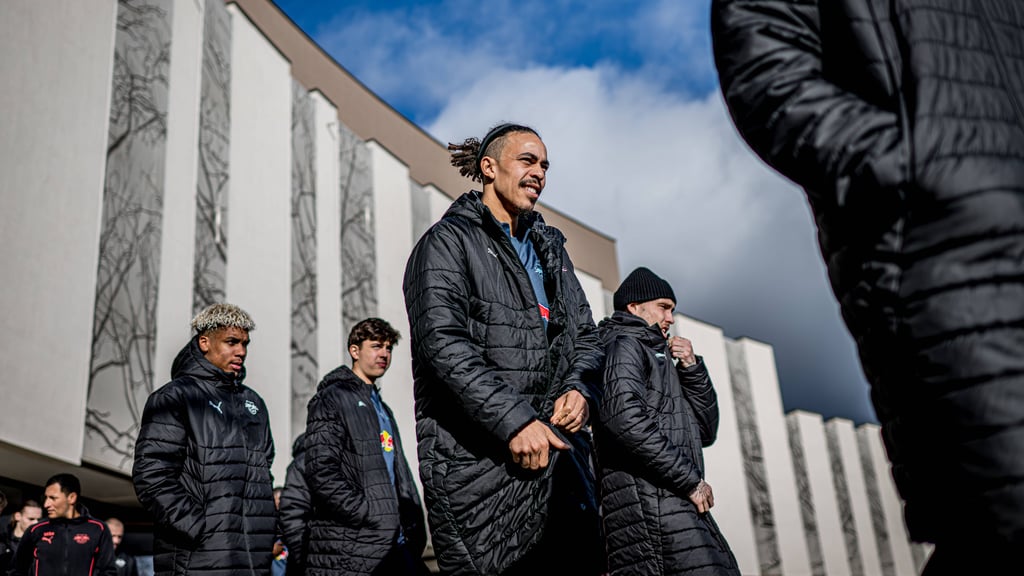 Der RB-Kader vor dem Seepark-Hotel in Wörthersee vor dem Champions-League-Spiel gegen Graz