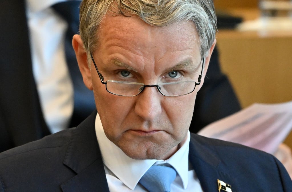 Thüringens AfD-Fraktionschef Björn Höcke nimmt den Landesverfassungsschutz ins Visier. (Archivbild)