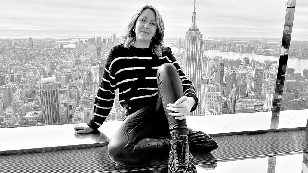 Mit ihrem Arbeitsurlaub auf der New York Fashion Week ging für die Weferlingerin Sabrina Pflügner ein Traum in Erfüllung. Dabei stand auch die Besichtigung der Metropole am Hudson River auf dem Programm. Mit einer Höhe von 427 Metern bot sich vom Summit One Vanderbilt - der höchste kommerzielle Wolkenkratzer in Midtown Manhattan – ein atemberaubender Blick auf die Skyline der Stadt, die niemals schläft.