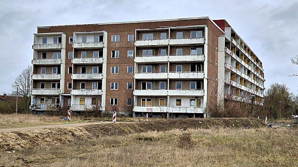 Das Mindestgebot dieses Wohnblocks in der Hanseallee 2 bis 14 A in Stendal liegt bei 175.000 Euro.