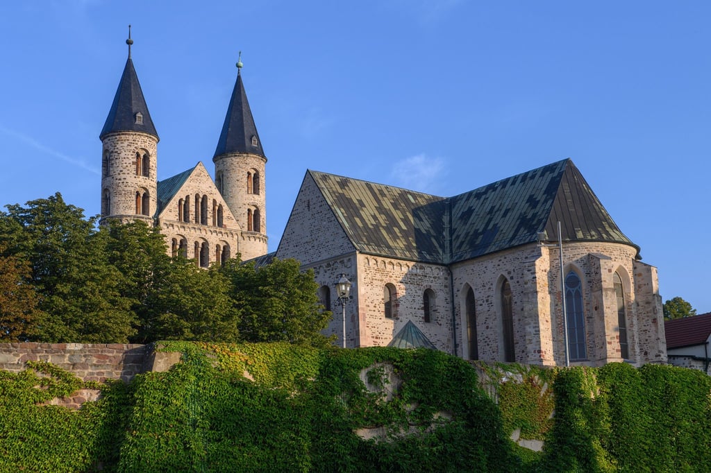 Die Werke von vier Künstlerinnen und Künstlern sind in der neuen Ausstellung im Kunstmuseum Magdeburg Kloster Unser Lieben Frauen zu sehen, die bis Mitte Juni gezeigt wird. Im Mittelpunkt: der Baustoff Beton. (Archivbild)