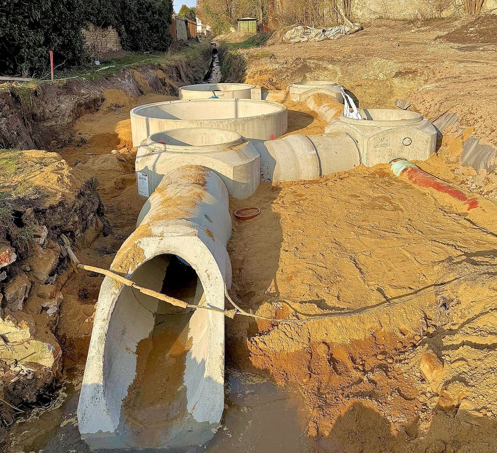 Der Dorfteich in Borne erhält auch einen Bypass, so dass eine Wasserregulierung erfolgen kann.