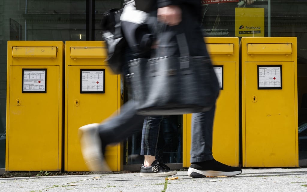 Hier stehen vier Briefkästen nebeneinander, anderswo sind sie spärlicher präsent.