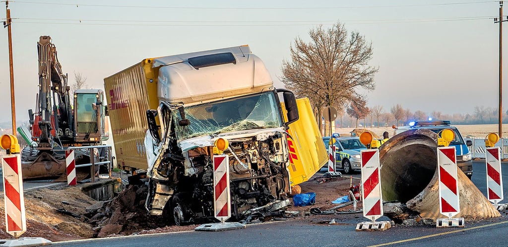 Am 4. Februar kam es zu einem schweren Unfall in der Brücken-Baustelle auf der B 184 bei Menz. Stimmen werden laut, dass es nicht der letzte sein wird, da die Baustelle nicht ausreichend ausgeschildert und abgesichert sei.
