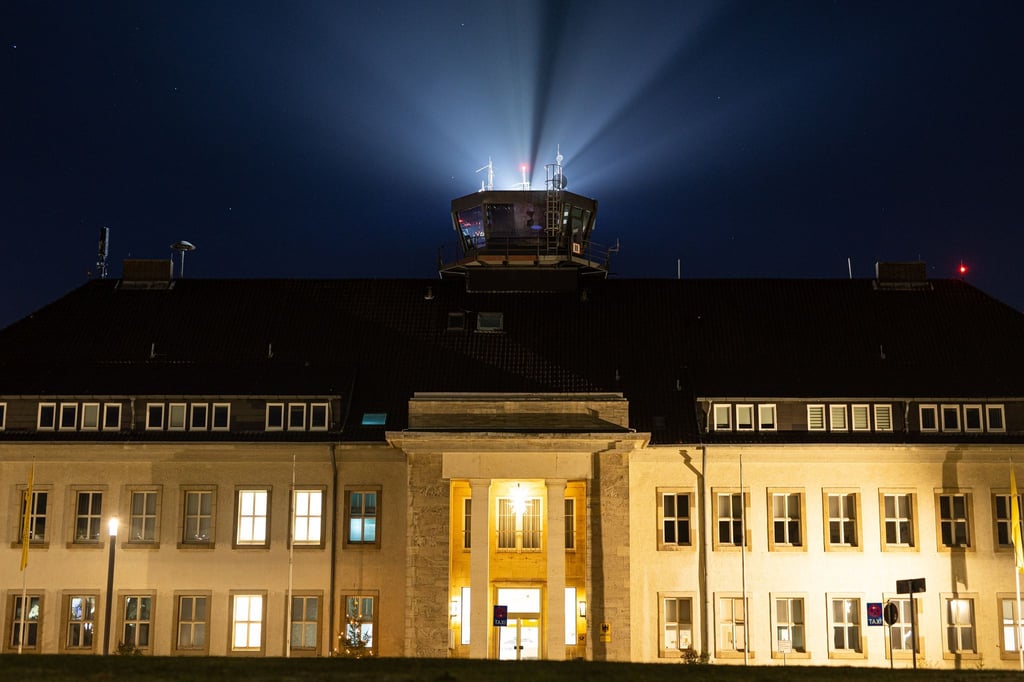 Schon seit dem frühen ist der Flughafen Braunschweig-Wolfsburg eine Alternative für Urlauber, die vom Warnstreik betroffen sind. (Archivbild)