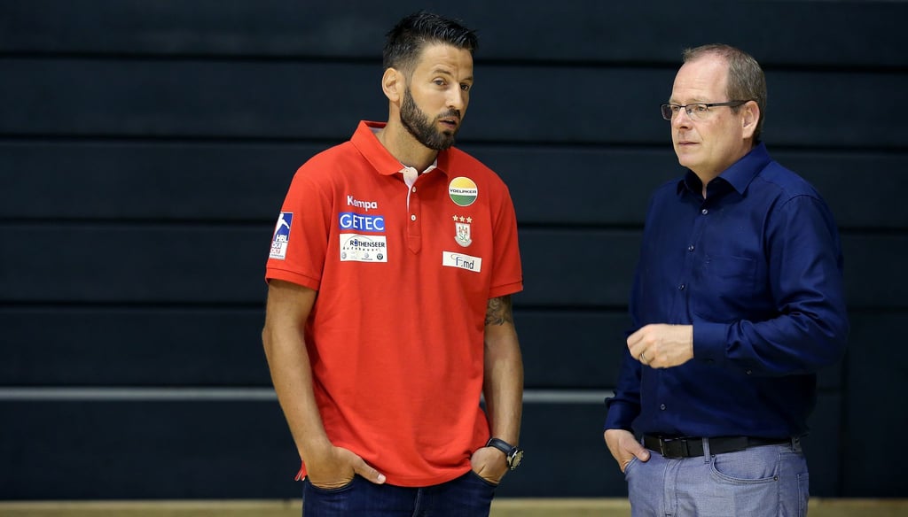 Müssen zur Champions League umziehen: SCM-Trainer Bennet Wiegert (l) und Geschäftsführer Marc-Henrik Schmedt