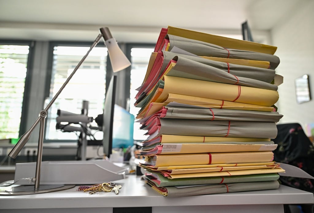 Bei den niedersächsischen Staatsanwaltschaften lagen Ende 2024 mehr als 76.000 unbearbeitete Ermittlungsverfahren. (Symbolbild)